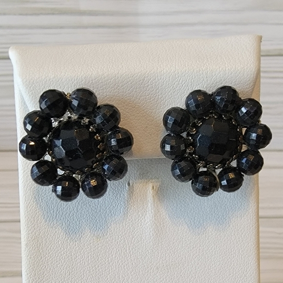 Vintage Jewelry - G17 Vintage Black Beaded Clip-on Earrings